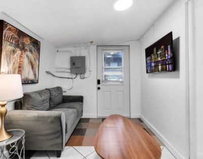 Lovely 1 Bedroom Apartment